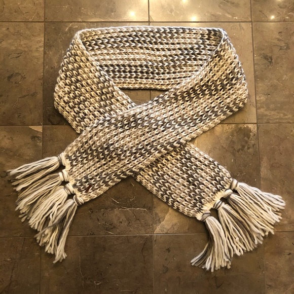 Fossil Scarf - Picture 3 of 3